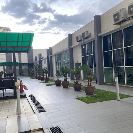 Homestay At Menara U Shah Alam Zewnętrze zdjęcie